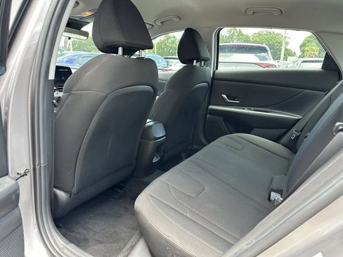 Used 2024 Hyundai Elantra SEL FWD image 18