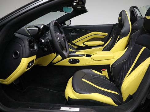 Used 2023 Aston Martin V12 Vantage Roadster image 20