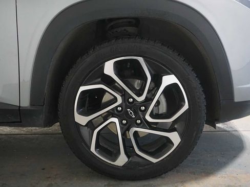 Certified 2024 Chevrolet Trax RS w/ Sunroof Package image 12