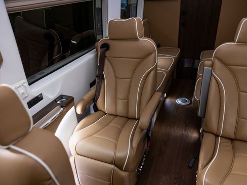 Used 2025 Mercedes-Benz Sprinter 3500 image 30