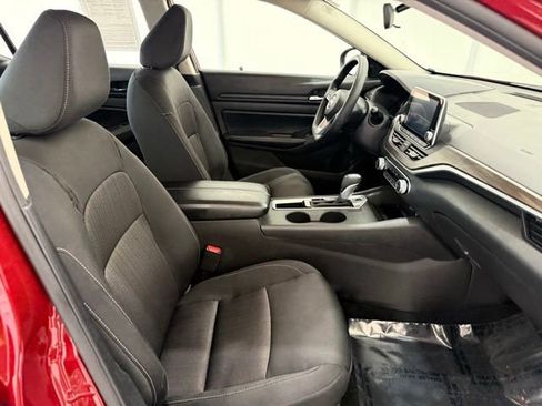 Used 2025 Nissan Altima 2.5 SV image 19
