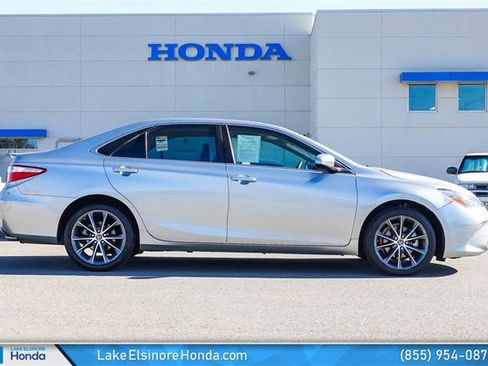 Used 2017 Toyota Camry XSE image 6