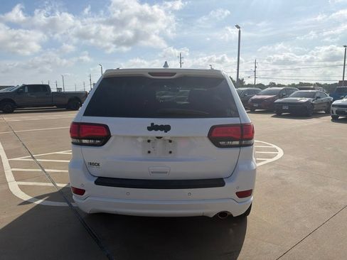 Used 2021 Jeep Grand Cherokee Laredo X RWD image 6