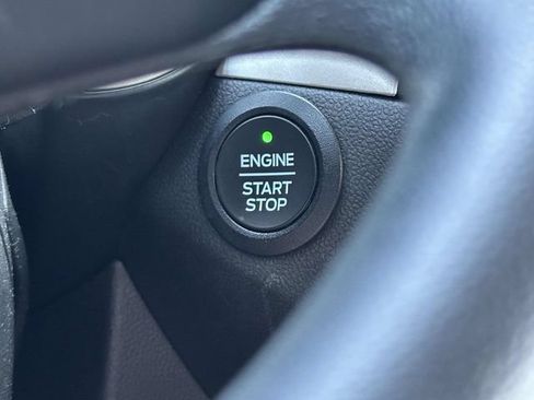Used 2022 Ford Escape SE FWD image 20