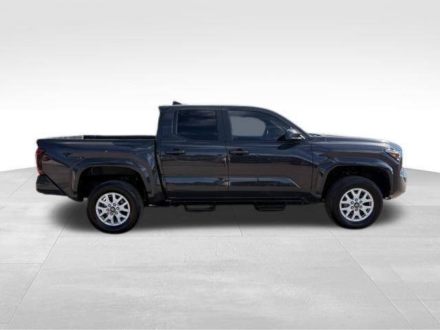 Used 2024 Toyota Tacoma SR5 AWD/4WD image 9