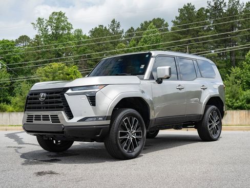Used 2024 Lexus GX 550 w/ Accessory Package (Z1) AWD/4WD image 9