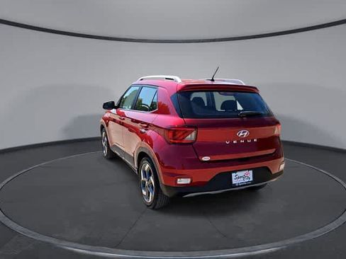 Used 2024 Hyundai Venue SEL FWD image 6