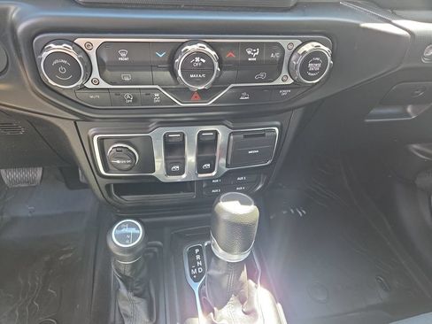 Used 2023 Jeep Wrangler Sport AWD/4WD image 9