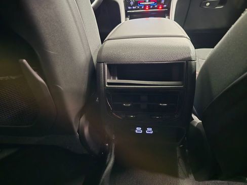 Used 2025 Jeep Grand Cherokee Laredo X image 31