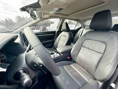 New 2025 Nissan Altima 2.5 SR w/ SR Premium Package image 13
