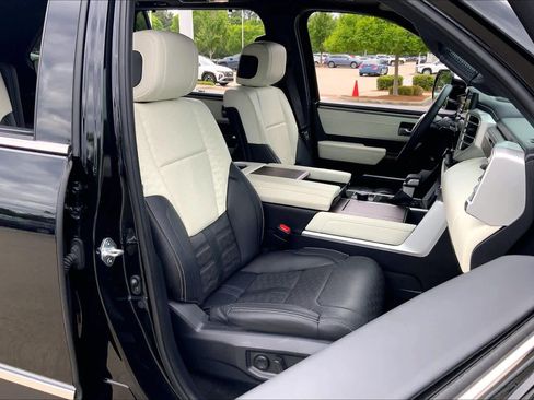 Used 2024 Toyota Sequoia Capstone AWD/4WD image 9
