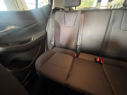 Used 2025 Buick Encore GX Preferred AWD/4WD image 38