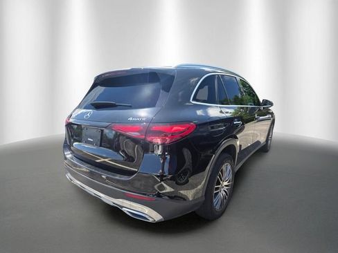 Used 2024 Mercedes-Benz GLC 300 4MATIC image 4