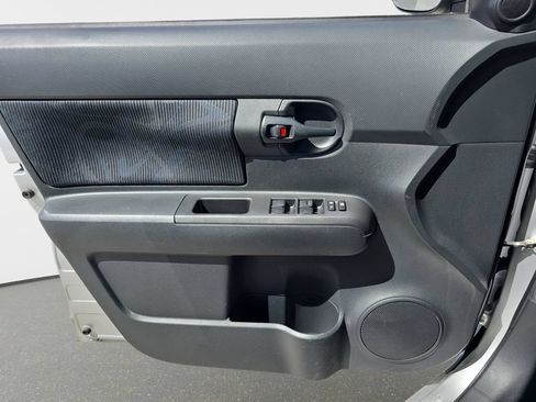 Used 2012 Scion xB FWD image 26
