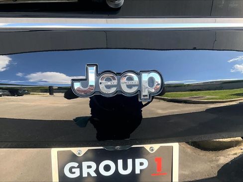 Used 2023 Jeep Grand Cherokee L Limited AWD/4WD image 30