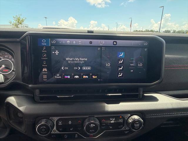 Certified 2025 Jeep Wrangler Unlimited Rubicon w/ Convenience Group AWD/4WD image 25