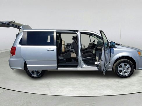 Used 2011 Dodge Grand Caravan Mainstreet w/ PWR Convenience Group image 14