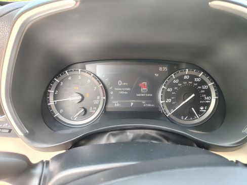 Used 2020 Toyota Highlander XLE AWD/4WD image 32