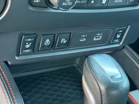 Used 2022 Nissan Frontier Pro-X RWD image 17