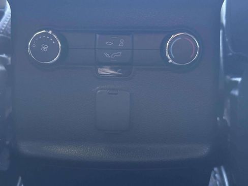 Used 2016 Ford Explorer XLT FWD image 30