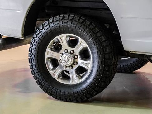 Used 2018 RAM 2500 SLT AWD/4WD image 43