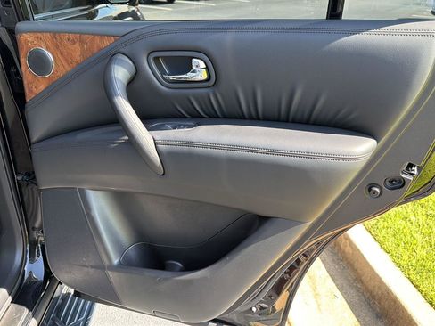 Used 2023 Nissan Armada SL w/ Captain's Chairs Package AWD/4WD image 15