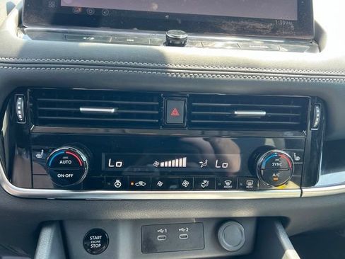 Used 2026 Nissan Rogue SL FWD image 19