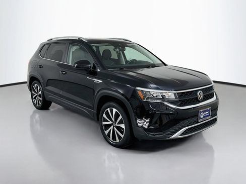 Certified 2023 Volkswagen Taos SE AWD/4WD image 7