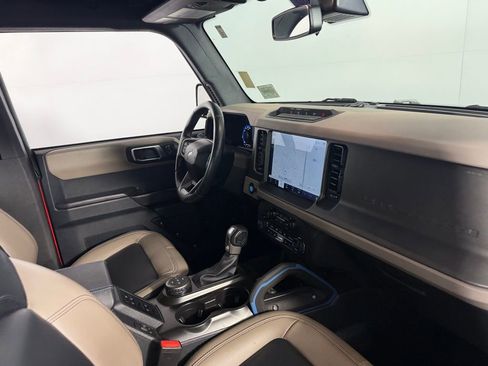Used 2024 Ford Bronco Wildtrak AWD/4WD image 29