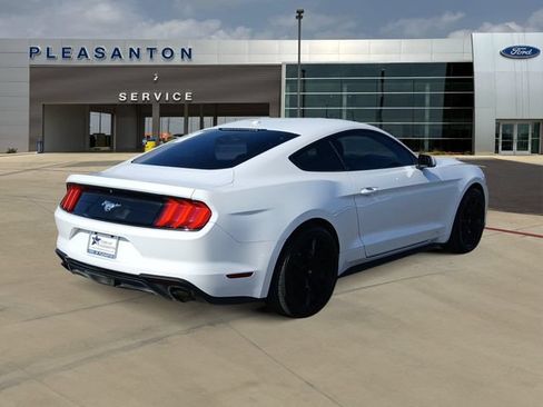 Used 2020 Ford Mustang Coupe RWD image 5