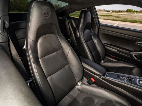 Used 2018 Porsche 911 Carrera image 7