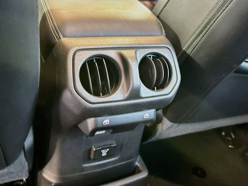 Used 2023 Jeep Wrangler Unlimited Sahara w/ Cold Weather Group AWD/4WD image 28