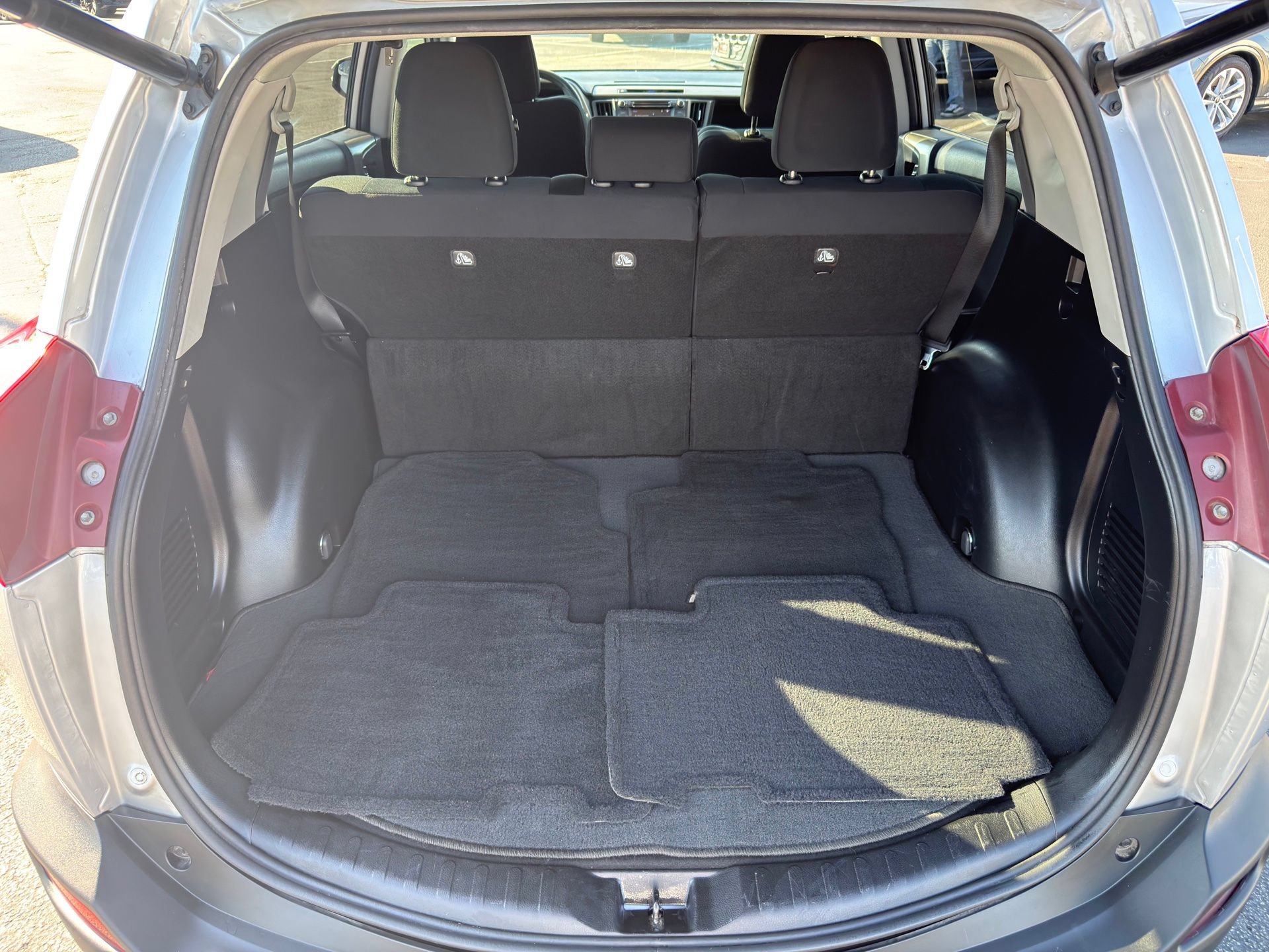 Used 2015 Toyota RAV4 XLE FWD image 10