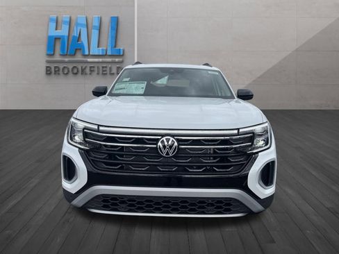 New 2026 Volkswagen Atlas Peak Edition AWD/4WD image 8
