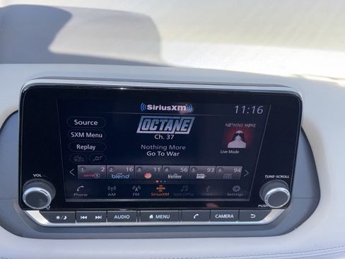 Used 2025 Nissan Rogue SV AWD/4WD image 15