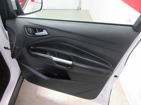 Used 2019 Ford Escape Titanium w/ U9j03 - Titanium Tow Package image 33