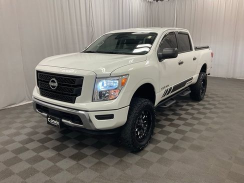 Used 2023 Nissan Titan SV w/ Accessory Utility Package image 5