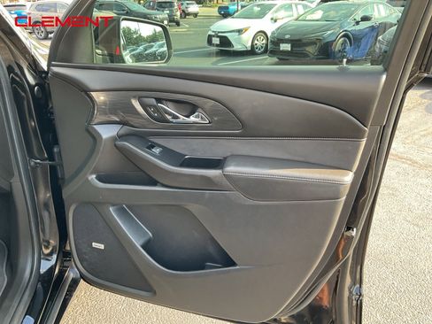 Used 2023 Chevrolet Traverse High Country image 57