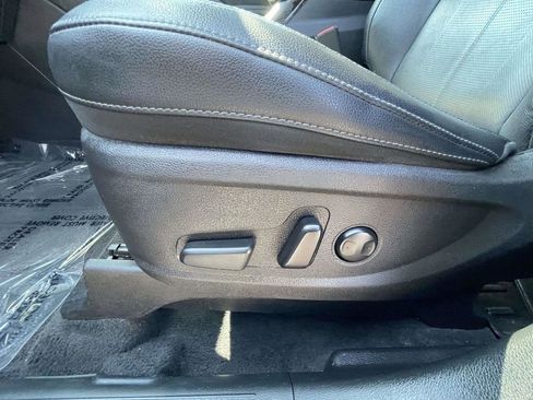 Used 2023 Kia Telluride EX w/ EX Captain's Chair Package FWD image 23
