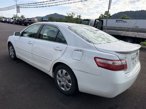 Used 2009 Toyota Camry FWD image 6