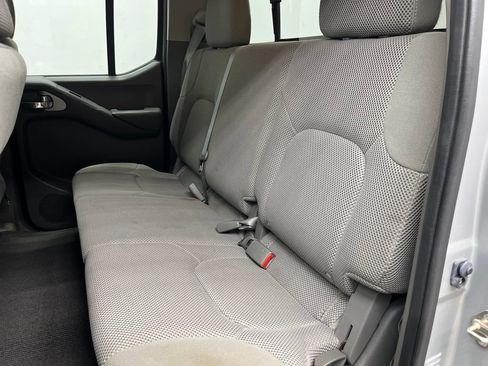 Used 2016 Nissan Frontier SV w/ SV Value Truck Package RWD image 7