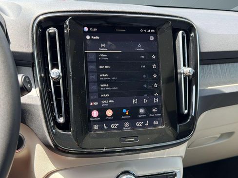 Certified 2024 Volvo XC40 B5 Plus AWD/4WD image 20