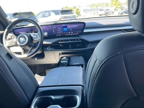 Used 2025 Buick Enclave Avenir w/ Super Cruise Package AWD/4WD image 29