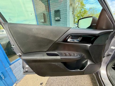 Used 2017 Honda Accord LX image 46
