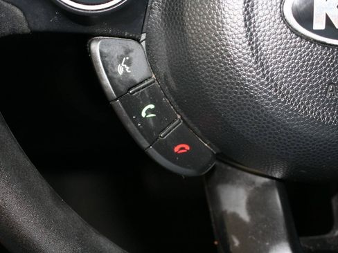 Used 2016 Kia Soul + FWD image 17