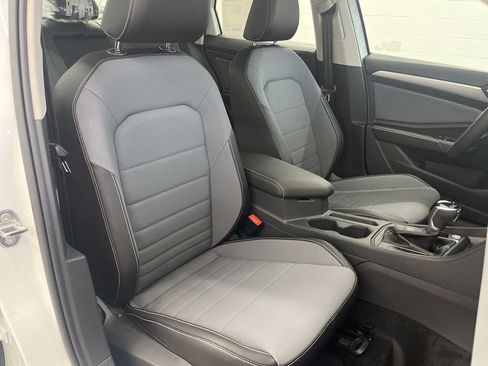 New 2026 Volkswagen Jetta SE FWD image 39