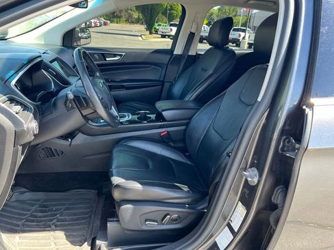 Used 2016 Ford Edge Titanium w/ Technology Package AWD/4WD image 24