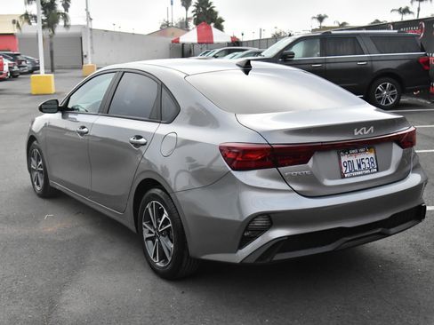 Used 2023 Kia Forte LXS image 6