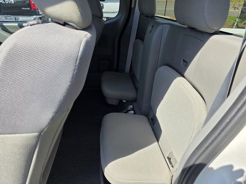 Used 2019 Nissan Frontier S image 21