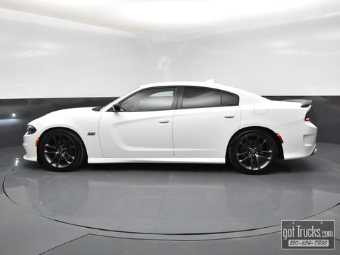 Used 2023 Dodge Charger Scat Pack w/ Navigation & Travel Group image 3